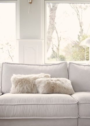 Lammeskindspude | Langhåret | Dobbeltsidet | 25x50 cm Koralblå