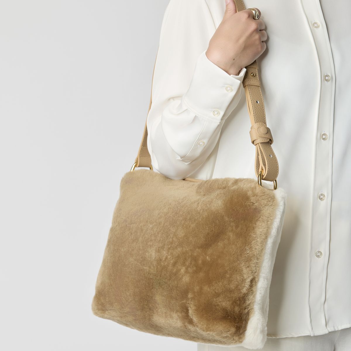 Olivia Maxi Taske Beige