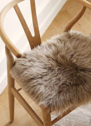 Sædehynde | Lammeskind | Langhåret | 37x37 cm Sort