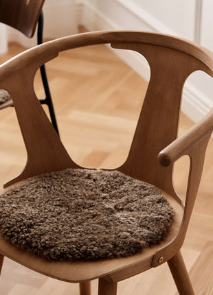 Sædehynde | Lammeskind | Premium | Korthåret | D38 cm Koksgrå