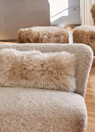 Lammeskindspude | Langhåret | 28x56 cm Sort