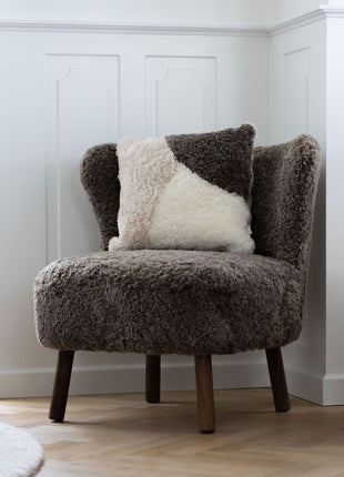 Lammeskindspude | PATTERN | Korthåret | 45x45 cm Taupe / Beige / Hvid