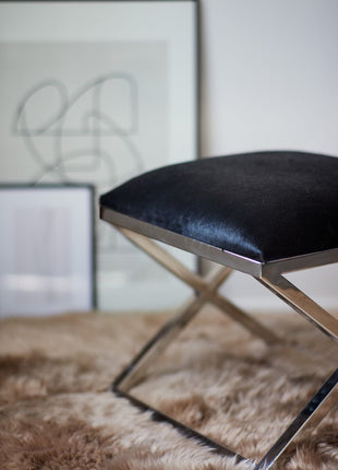 Skammel | Premium koskind | 45x45x45 cm Natur Sort