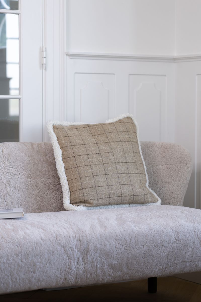 Checked Collection | Uldpude | Korthåret | Dobbeltsidet | 52x52 cm | 34x52 cm Havregryn-Beige/Hvid