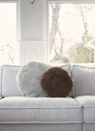 Lammeskindspude | Velvet | Moccasin | Ø45 cm | Ø62 cm Lys Mocca