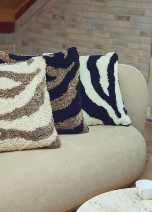 Lammeskindspude | PATTERN | Korthåret | Dobbeltsidet | 60x60 cm Lysebrun / Beige 