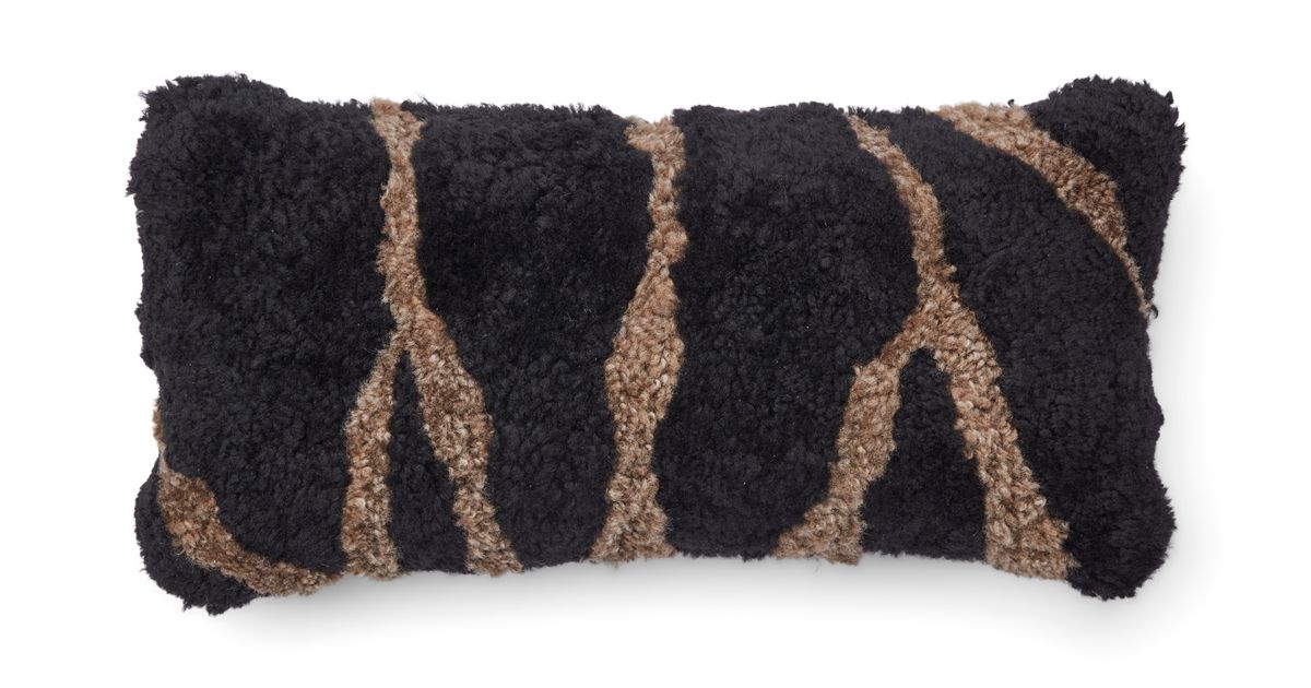 Zebra Lammeskindspude | Korthåret | New Zealand | Dobbeltsidet | 30x60 cm