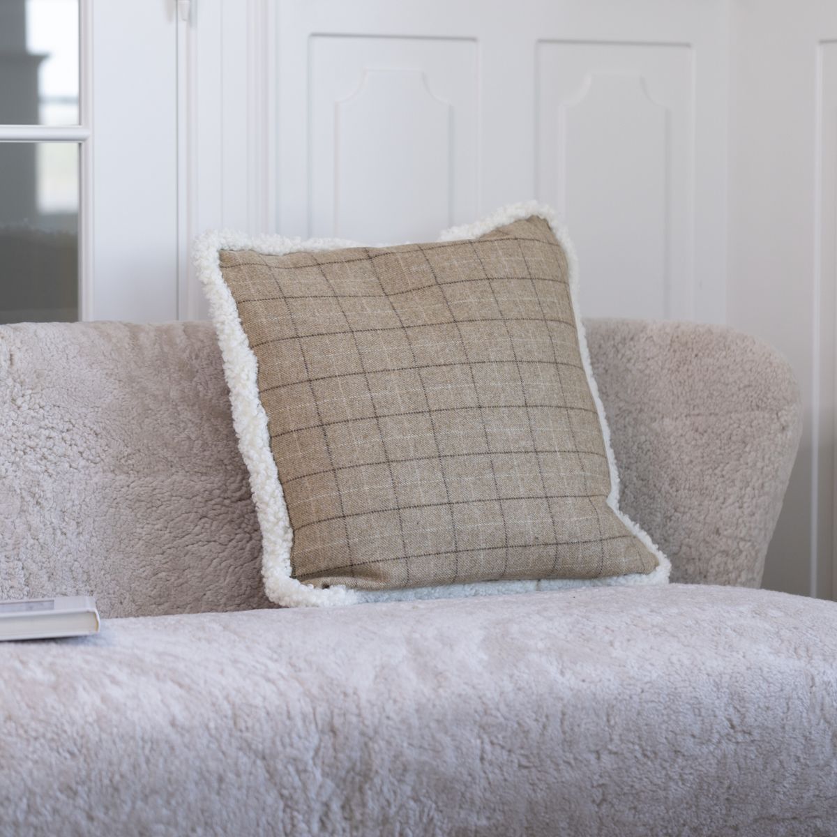 Checked Collection | Uldpude | Korthåret | 52x52 cm | 34x52 cm Kakao–Mørkebrun/Taupe