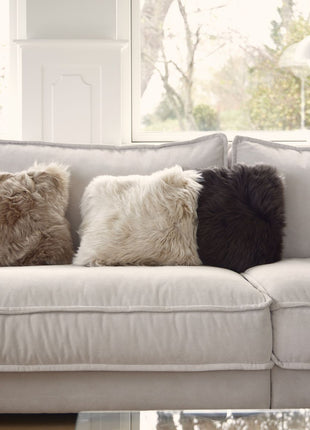 Merino Lammeskindspude | 35x35 cm Sort