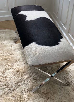 Bænk | Premium koskind | 110x42x45 cm Salt / Peber / Sort / Hvid