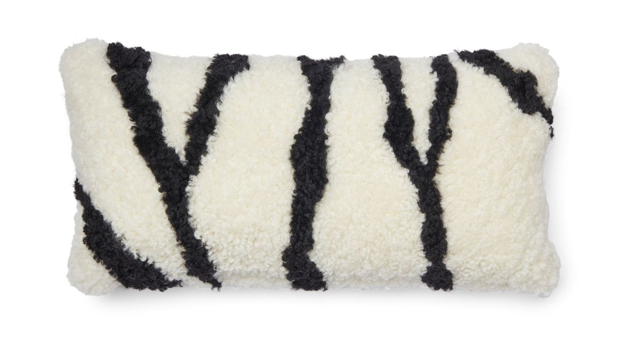 Zebra Lammeskindspude | Korthåret | New Zealand | Dobbeltsidet | 30x60 cm