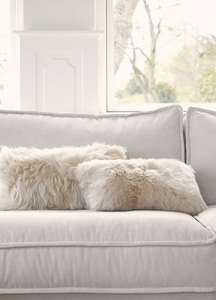 Lammeskindspude | Langhåret | 40x60 cm Sort