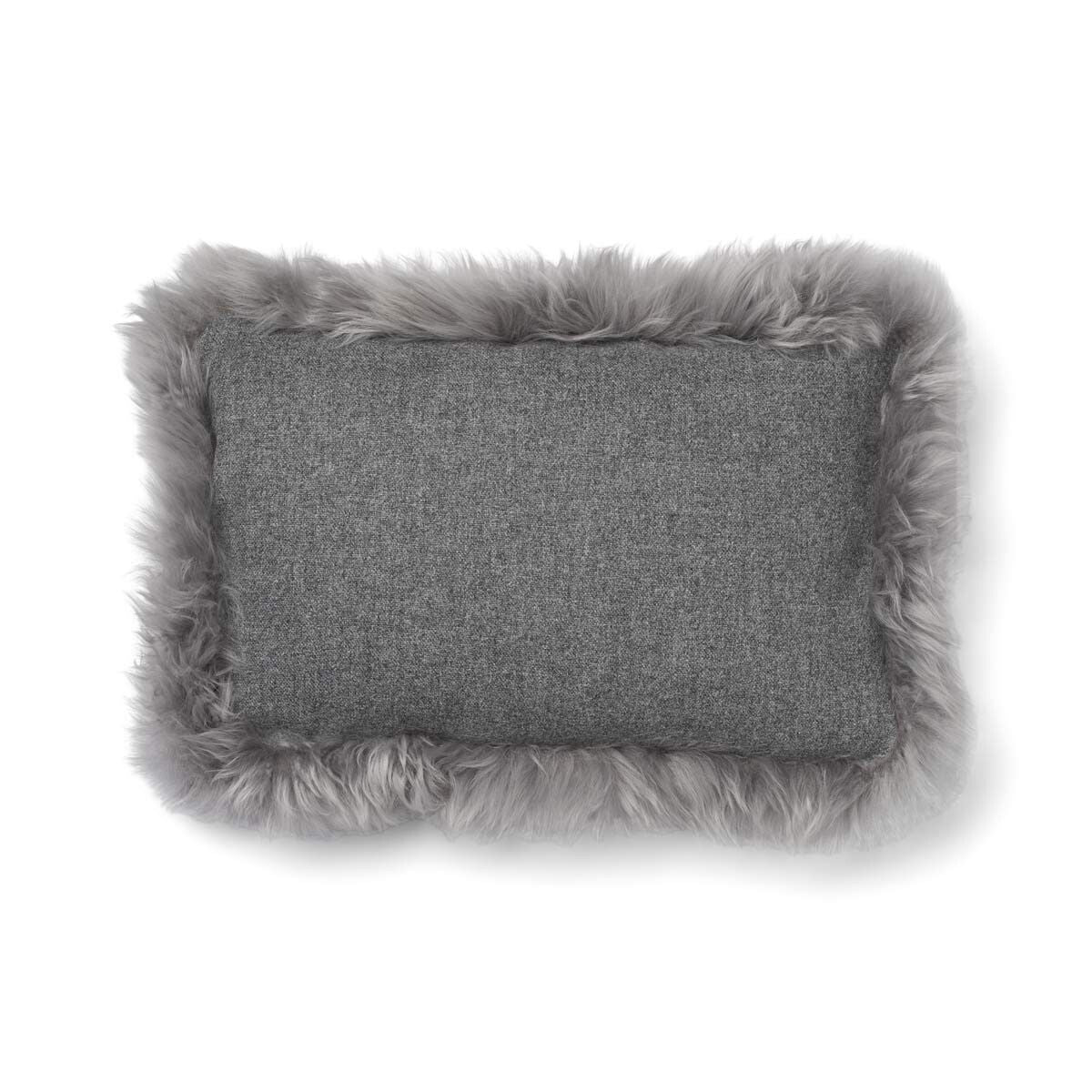 Classic Collection | Uldpude | Langhåret | Dobbeltsidet | 52x52 cm | 34x52 cm Stengrå/Lysegrå 