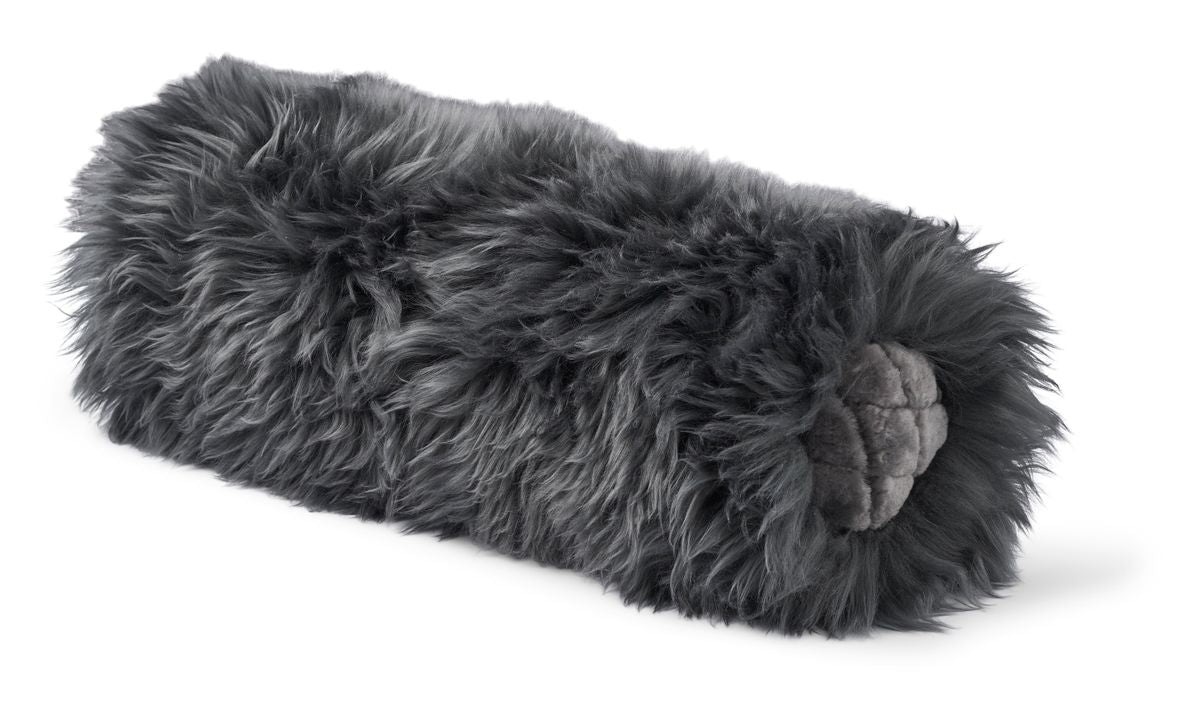 Bolsterpude | Langhåret, moccasin | New Zealand | D20xL52 cm Stålgrå/Mørkegrå