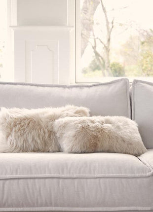 Lammeskindspude | Langhåret | 28x56 cm Sort