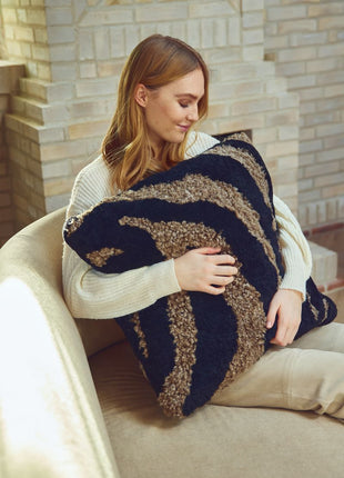 Lammeskindspude | PATTERN | Korthåret | Dobbeltsidet | 60x60 cm Sort / Lysebrun 