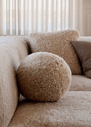 Lammeskindspude | Angelite | Korthåret | D25 cm | D30 cm | D35 cm Koksgrå