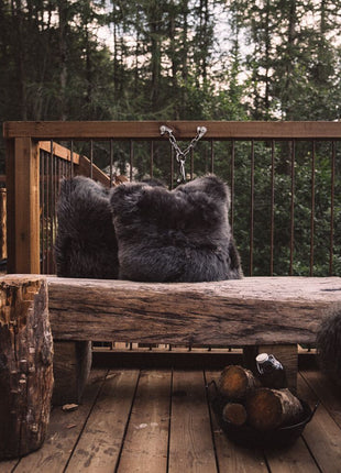 Lammeskindspude | Langhåret | Dobbeltsidet | 45x45 cm Mørkegrå