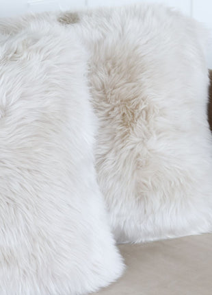Lammeskindspude | Langhåret | Læderbagside | 50x50 cm Hvid