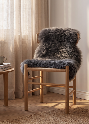 Lammeskind | New Zealand | 90 cm | Langhåret | Premium kvalitet Koksgrå