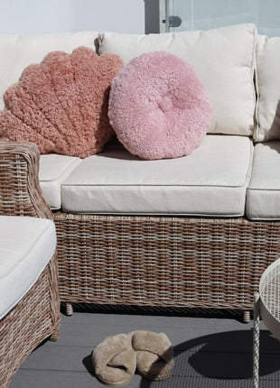 Dobbeltsidet Pude | Korthåret Lammeskind | 30x60 cm Koral Lyserød