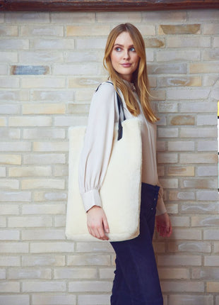 Leonora Taske | Lammeskind  Sort / Hvid