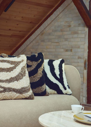 Lammeskindspude | PATTERN | Korthåret | Dobbeltsidet | 60x60 cm Sort / Hvid