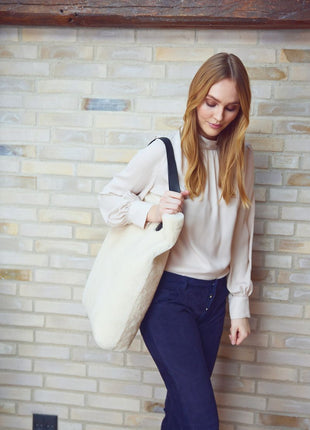 Leonora Taske | Lammeskind  Sort / Hvid