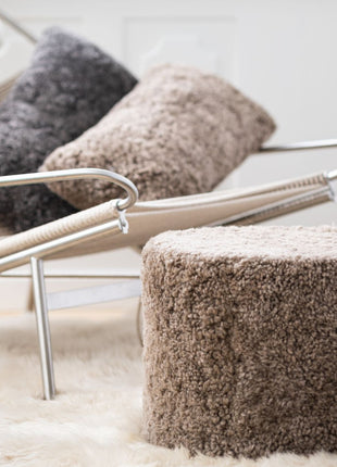 Puf | Korthåret | New Zealand | 41x31 cm Koksgrå