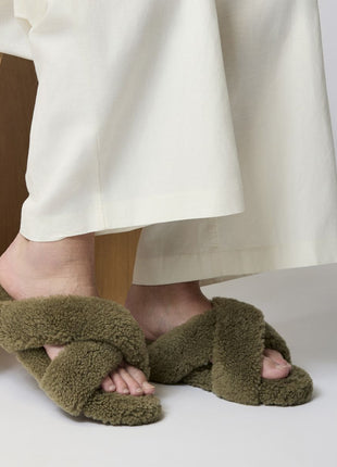 Curly Cross Slippers Honning