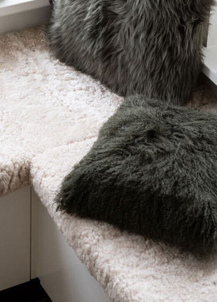 Lammeskindspude | Langhåret | 40x40 cm Gylden Hvid