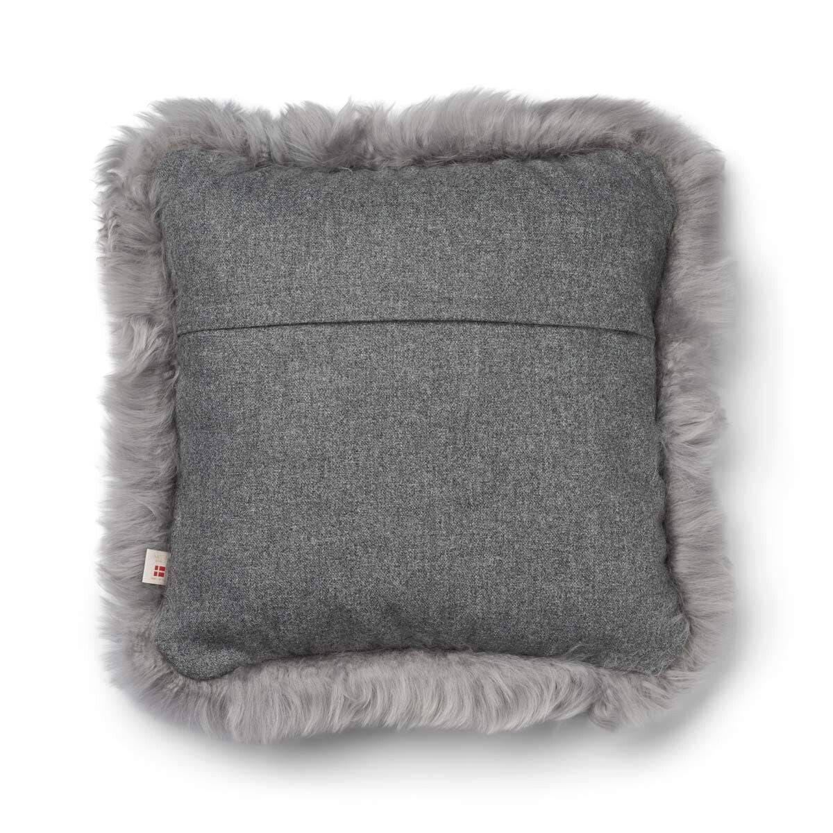 Classic Collection | Uldpude | Langhåret | Dobbeltsidet | 52x52 cm | 34x52 cm Stengrå/Lysegrå 