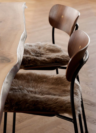 Sædehynde | Lammeskind | Langhåret | 37x37 cm Sort