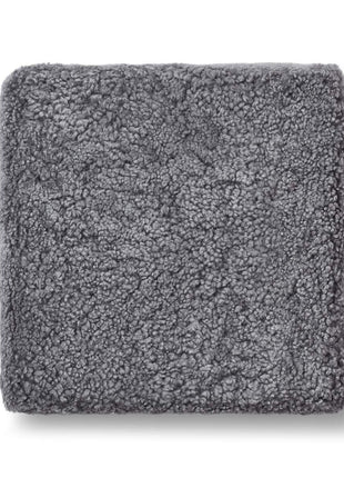 Puf | Lammeskind | Korthåret | 42x42x13 cm Lysegrå