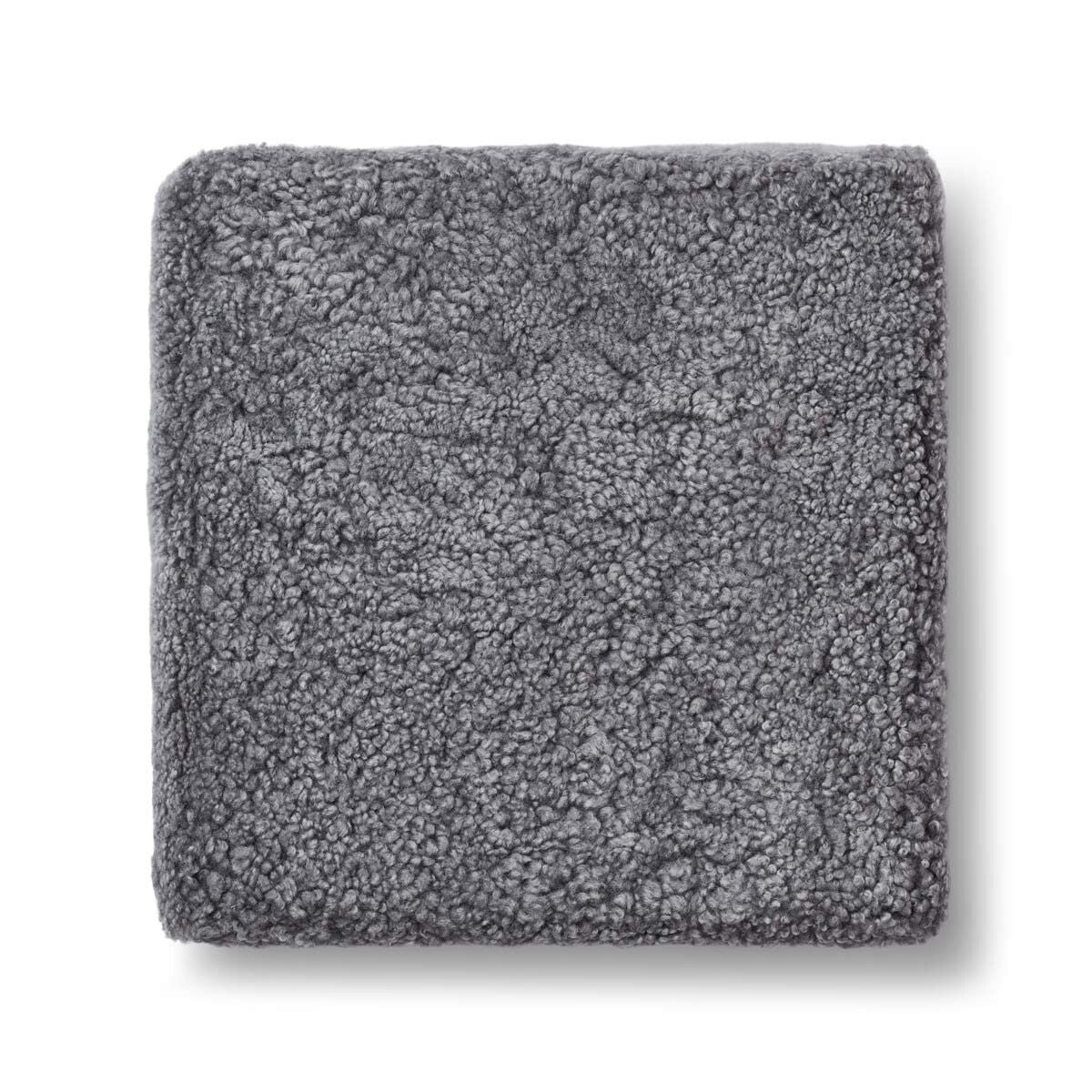 Puf | Korthåret | New Zealand | 40x40x13 cm Lysegrå