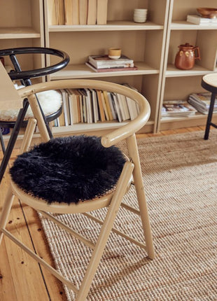 Sædehynde | Lammeskind | Langhåret | D34 cm Sort