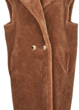 Courtney Vest Teddy Brun