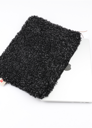 Computer Sleeve ⎮ Lammeskind ⎮ 36 cm x 28 cm Koksgrå