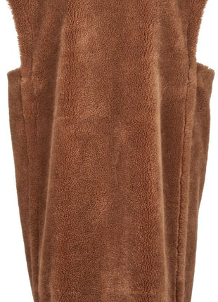 Courtney Vest Teddy Brun