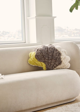 Lammeskindspude | PATTERN | Musling | Korthåret | 35x50 cm | 42x58 cm | 75x54 cm Gul/Taupe/Pearl
