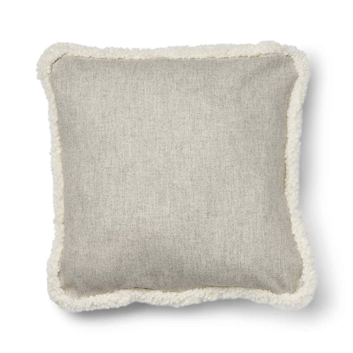 Classic Collection | Uldpude | Korthåret | Dobbeltsidet | 52x52 cm | 34x52 cm Sølv/Hvid