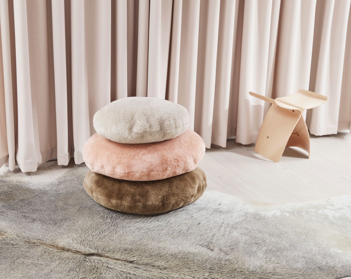 Lammeskindspude | Velvet | Moccasin | To størrelser Pearl