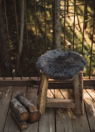 Sædehynde | Lammeskind | Langhåret | D34 cm Sort