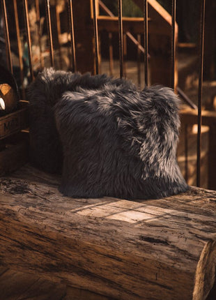 Lammeskindspude | Langhåret | 40x40 cm Valnød