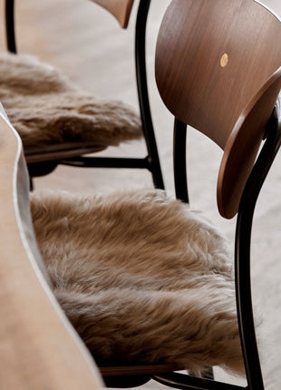 Sædehynde | Zero Waste | Lammeskind | Langhåret | 35x35 cm Sort