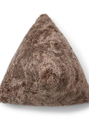 Lammeskindspude | Hematite | Korthåret | 35x35x35 cm Lysebrun