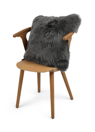 Lammeskindspude | Langhåret | New Zealand |  50x50 cm Mørkegrå