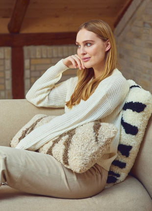 Lammeskindspude | PATTERN | Korthåret | Dobbeltsidet | 60x60 cm Sort / Hvid