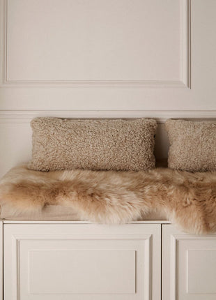 Lammeskindspude | Korthåret | Dobbeltsidet | 30x60 cm Koksgrå