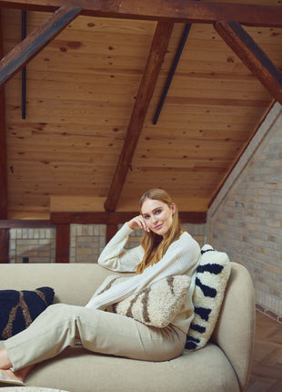 Lammeskindspude | PATTERN | Korthåret | Dobbeltsidet | 30x60 cm Sort / Lysebrun 